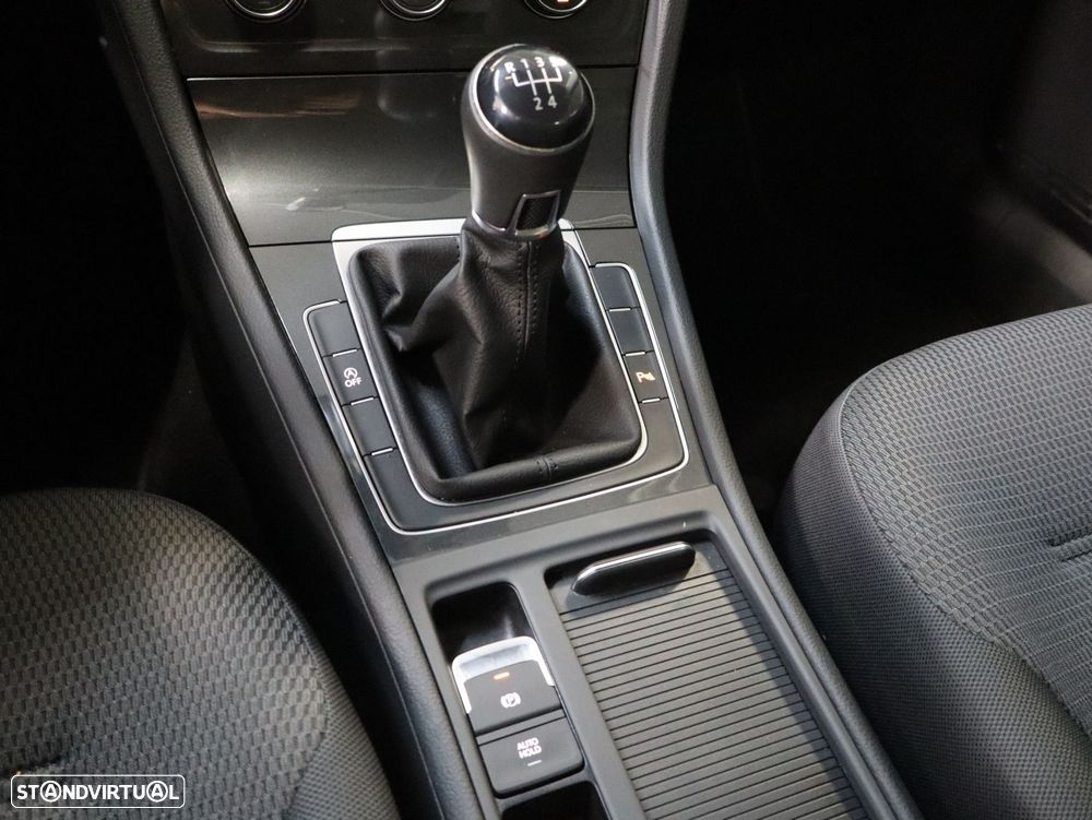 VW Golf Variant 1.6 TDi Confortline - 15