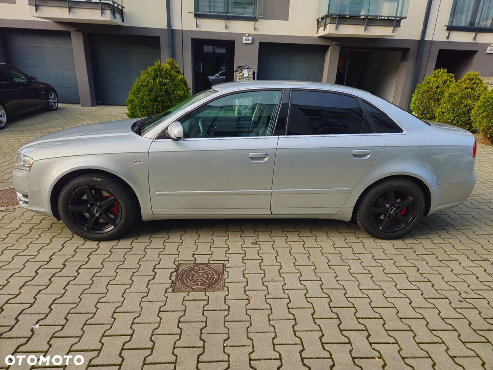 Audi A4 Limousine - 8