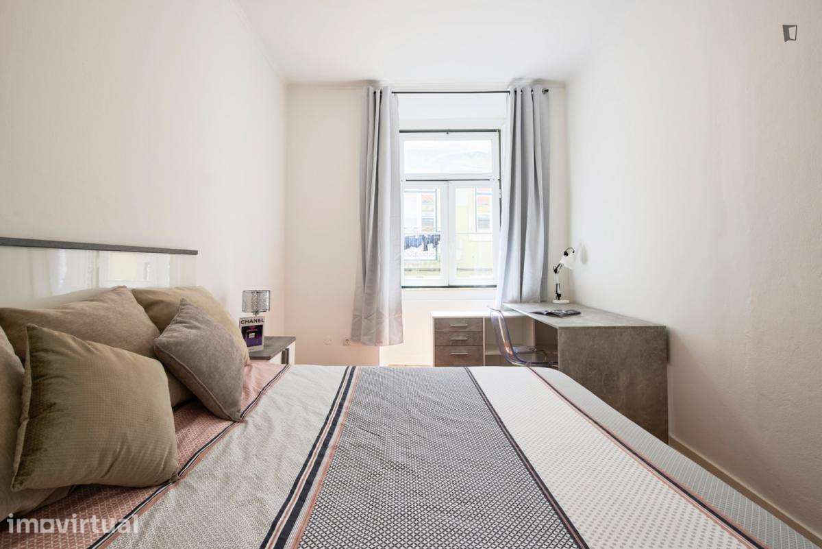 Quarto - localizado em Graça Lisbon - Grande imagem: 2/23