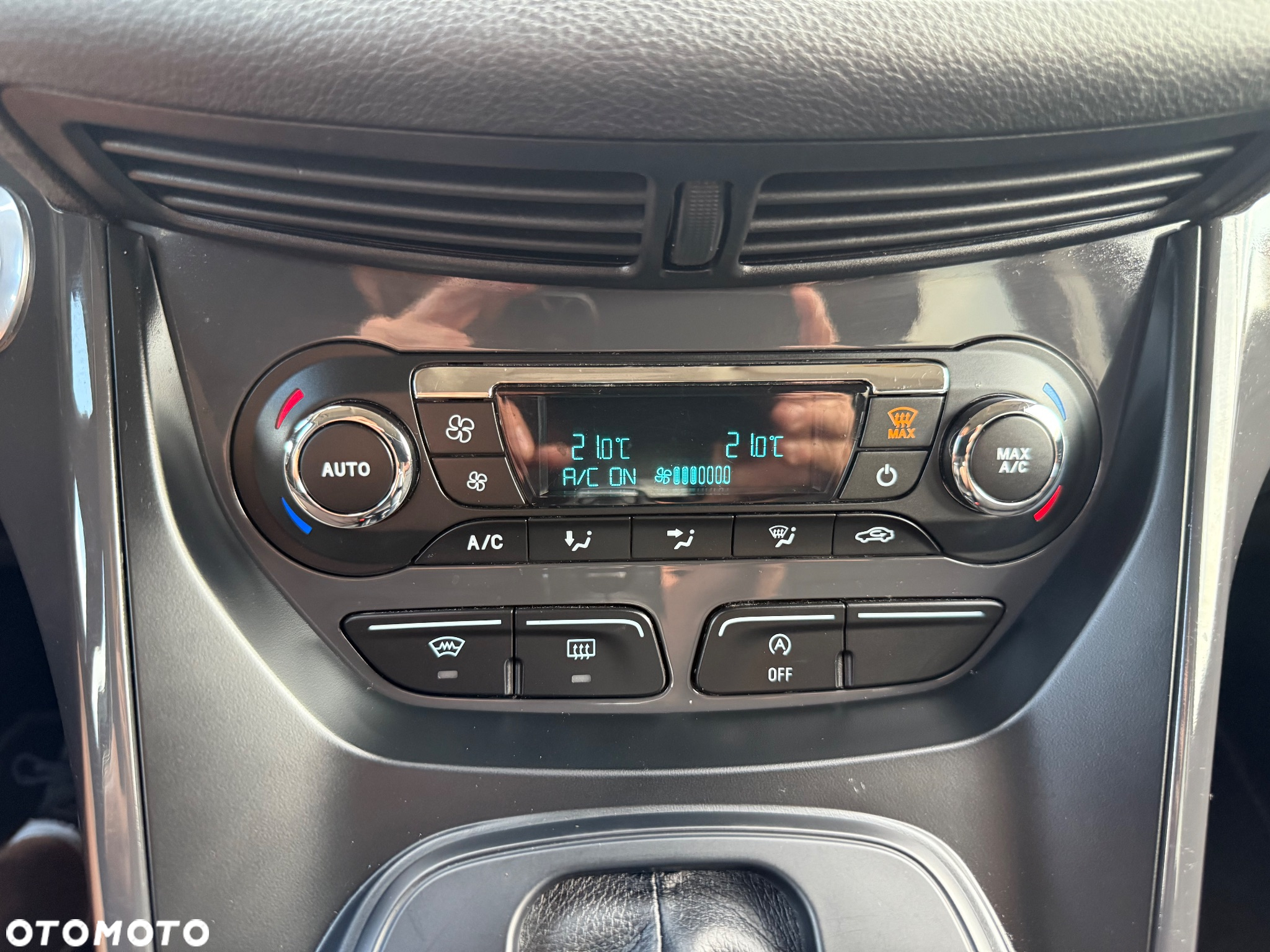 Ford Kuga 2.0 TDCi 4WD Titanium - 33