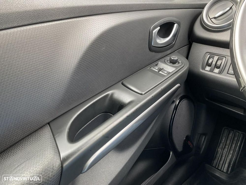 Renault Clio 0.9 TCe Limited Edition - 23