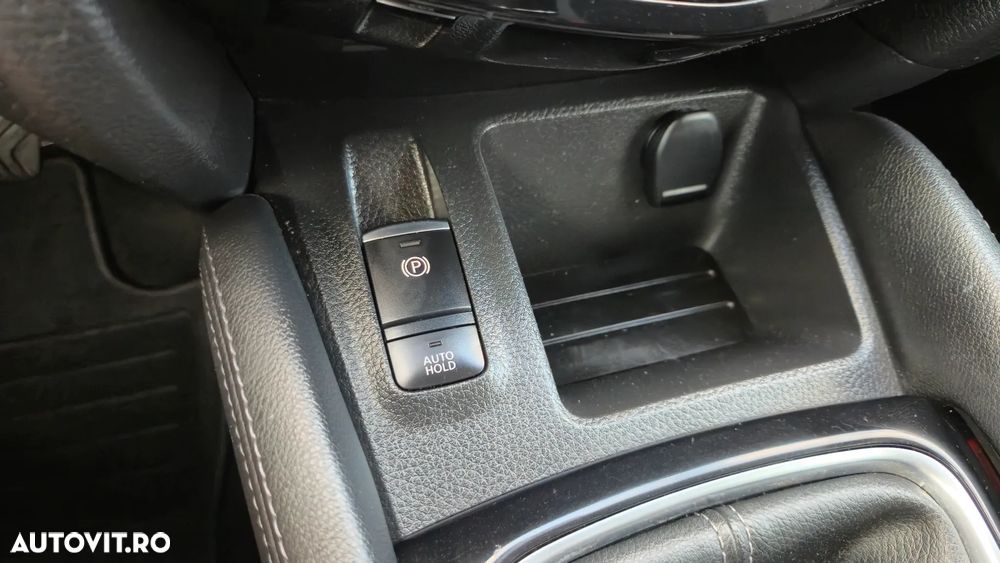 Nissan Qashqai 1.5 DCI N-CONNECTA - 13