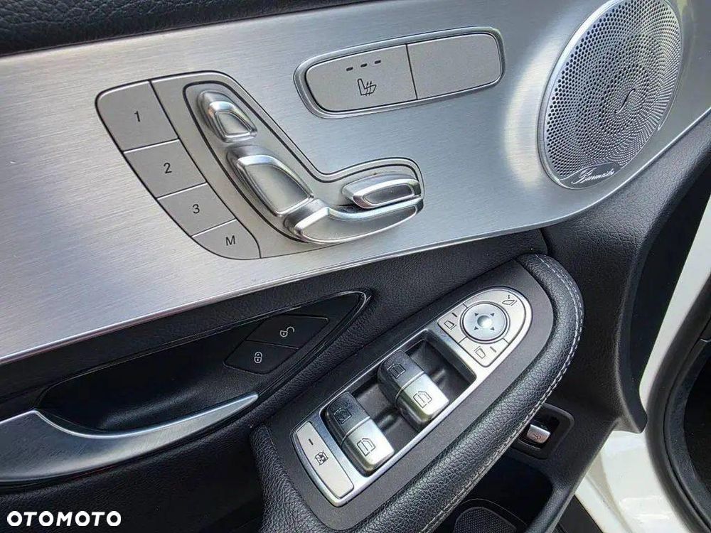 Mercedes-Benz GLC 300 4Matic 9G-TRONIC AMG Line - 16