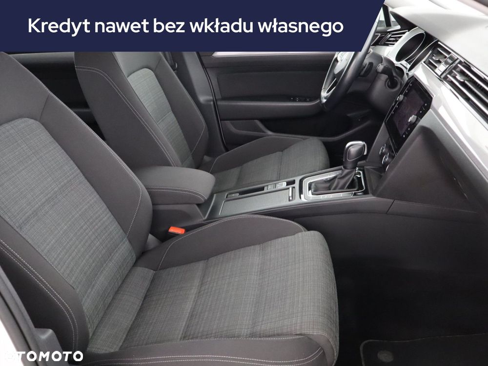 Volkswagen Passat - 11