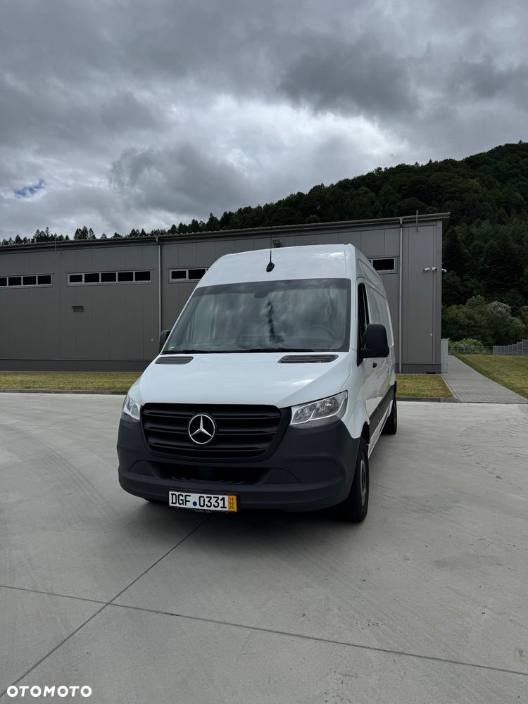 Mercedes-Benz Sprinter - 1