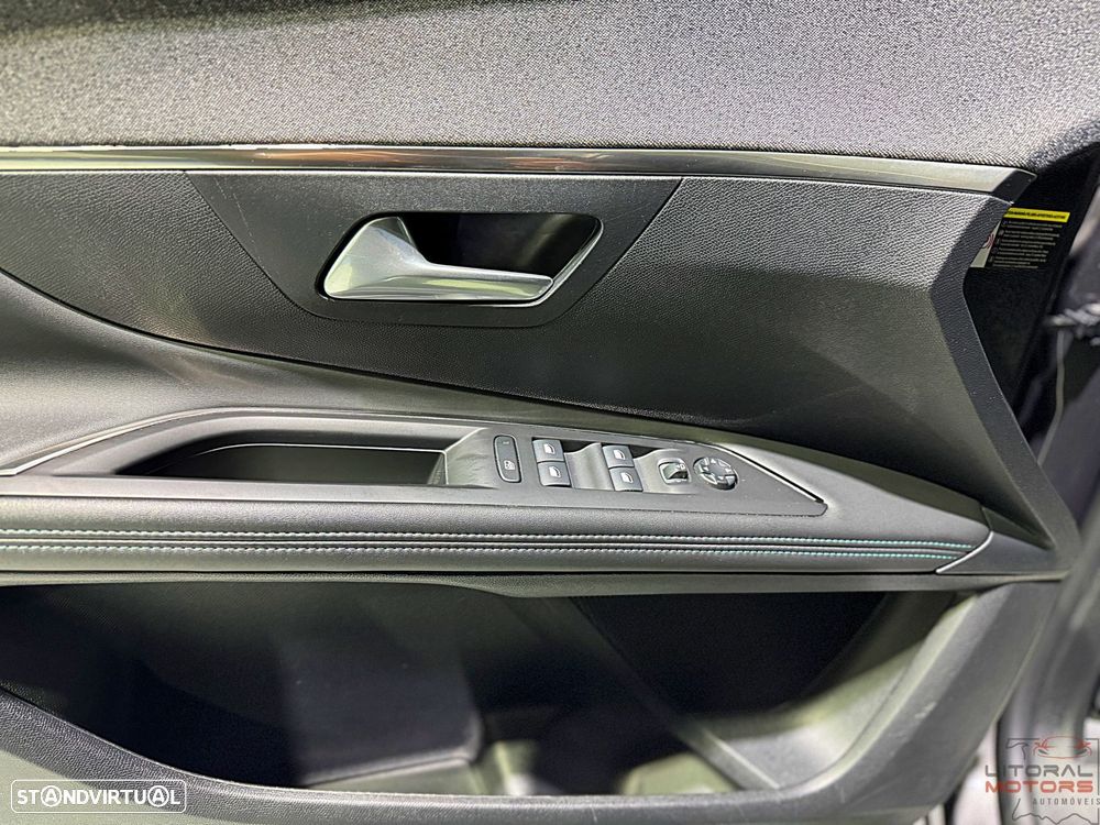 Peugeot 3008 1.6 Hybrid Allure e-EAT8 - 17