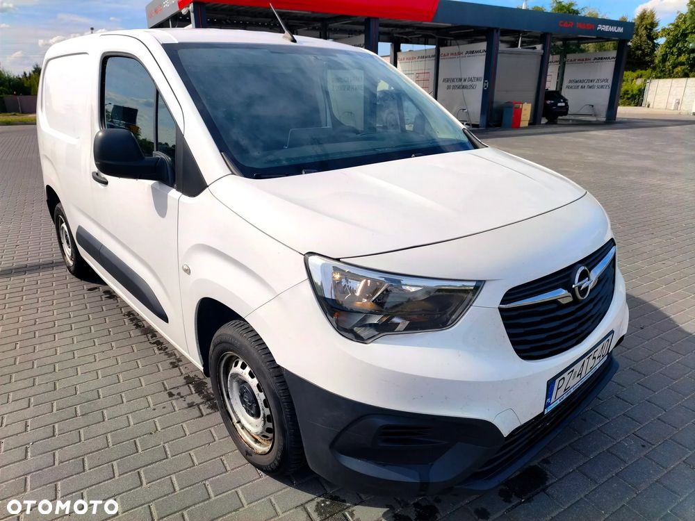 Opel Combo 1.2 Turbo Essentia S&S - 1