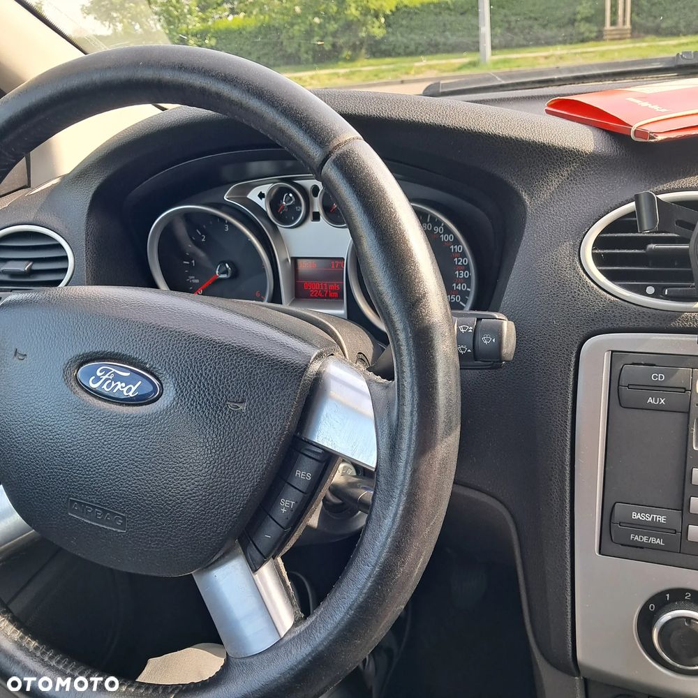 Ford Focus 1.6 16V Ambiente - 3