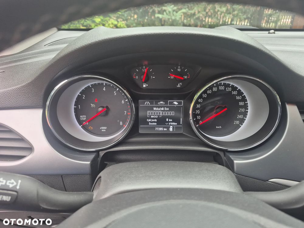 Opel Astra 1.6 T Enjoy S&S - 11