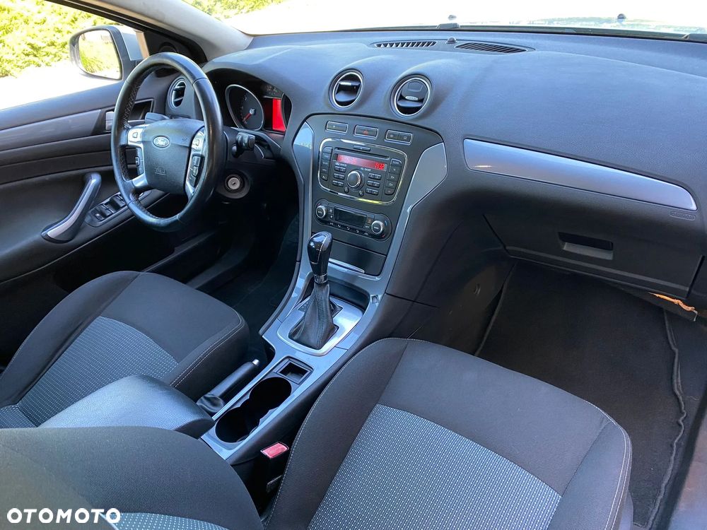 Ford Mondeo - 23