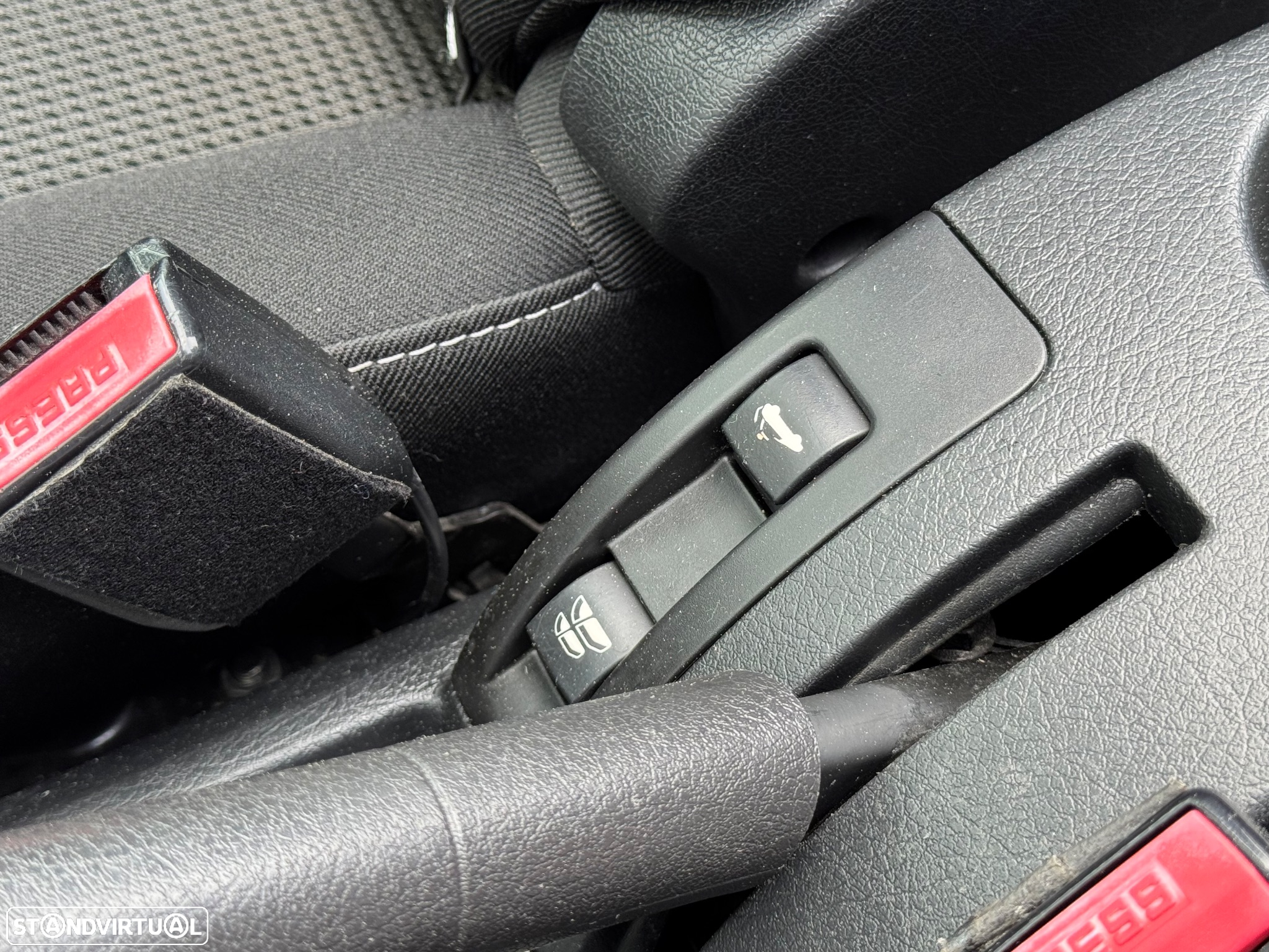 Peugeot 207 CC 1.6 HDi Roland Garros - 15