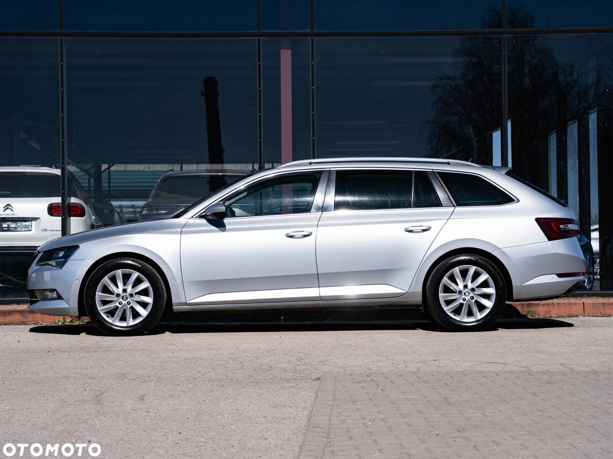 Skoda Superb 2.0 TDI DSG Premium Edition - 18