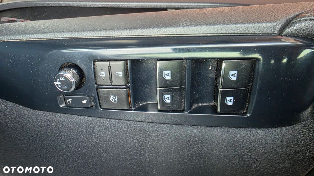 Toyota Camry 2.5 Hybrid Executive CVT - 17