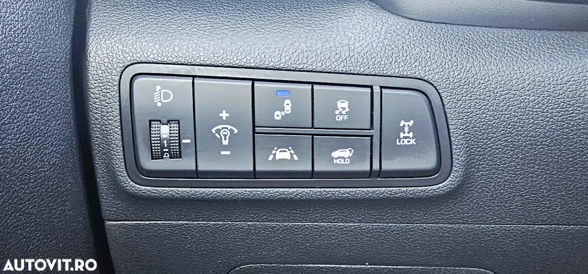 Hyundai Tucson 2.0 CRDI 4WD 8AT Luxury - 17