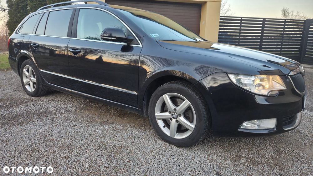 Skoda Superb 2.0 TDI DSG Ambition - 4