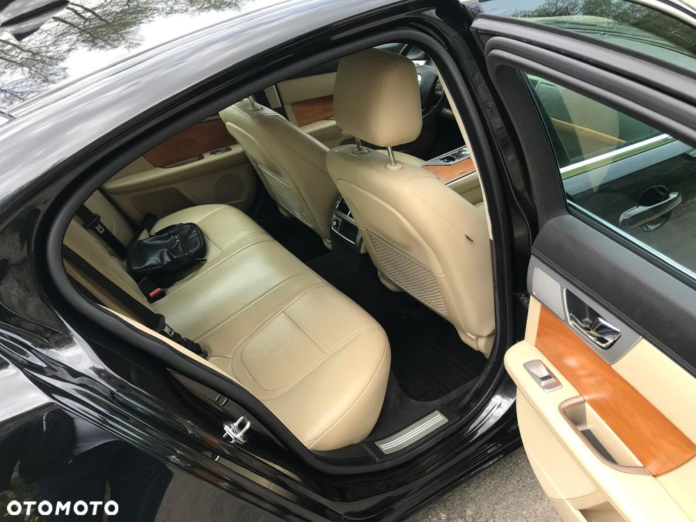 Jaguar XF - 7