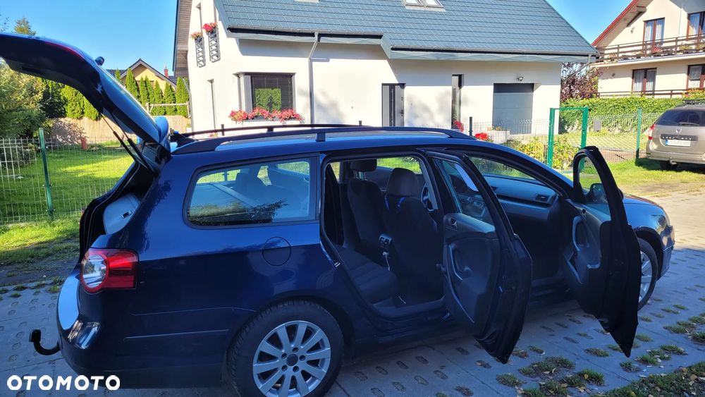 Volkswagen Passat 1.6 TDI DPF BlueMot Comfortline - 19
