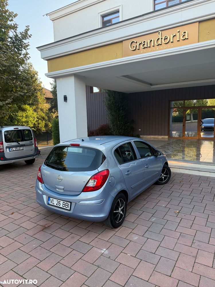 Opel Corsa 1.2i Cosmo - 5