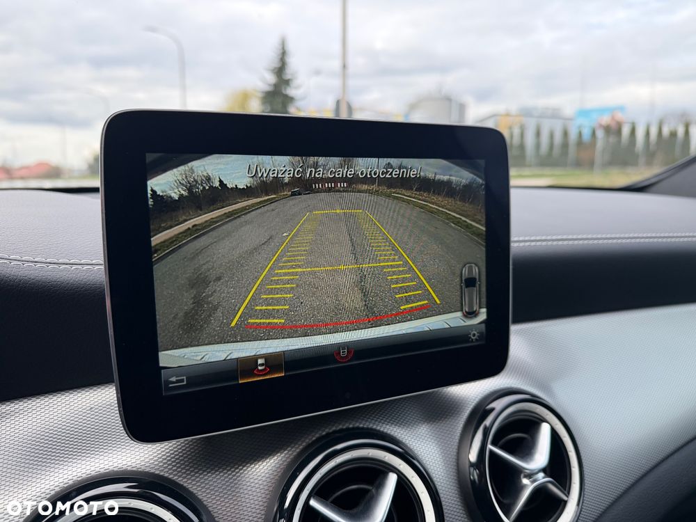 Mercedes-Benz GLA 180 7G-DCT UrbanStyle Edition - 26