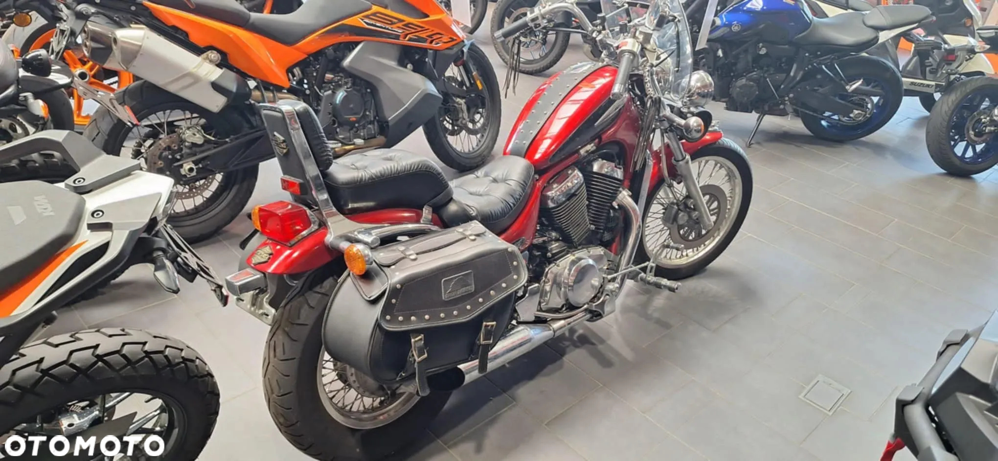 Suzuki Intruder - 2