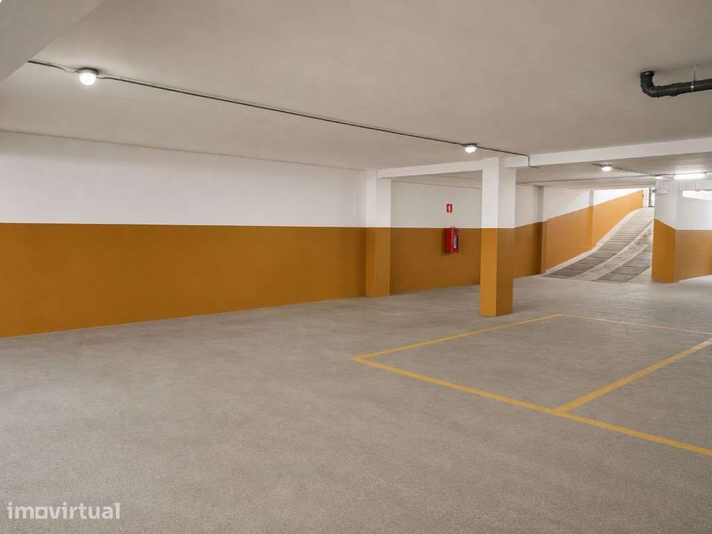 Lugar de Garagem para Venda - Vila Nova de Gaia - Grande imagem: 2/8