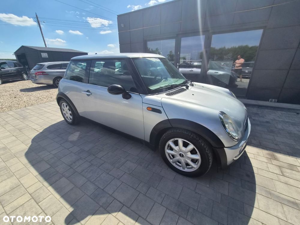 MINI Cooper Standard - 1