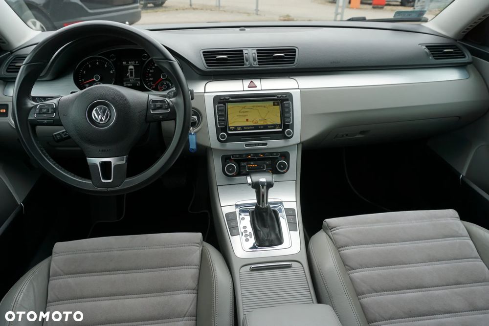 Volkswagen Passat 3.2 V6 FSI 4Mot Highline DSG - 14