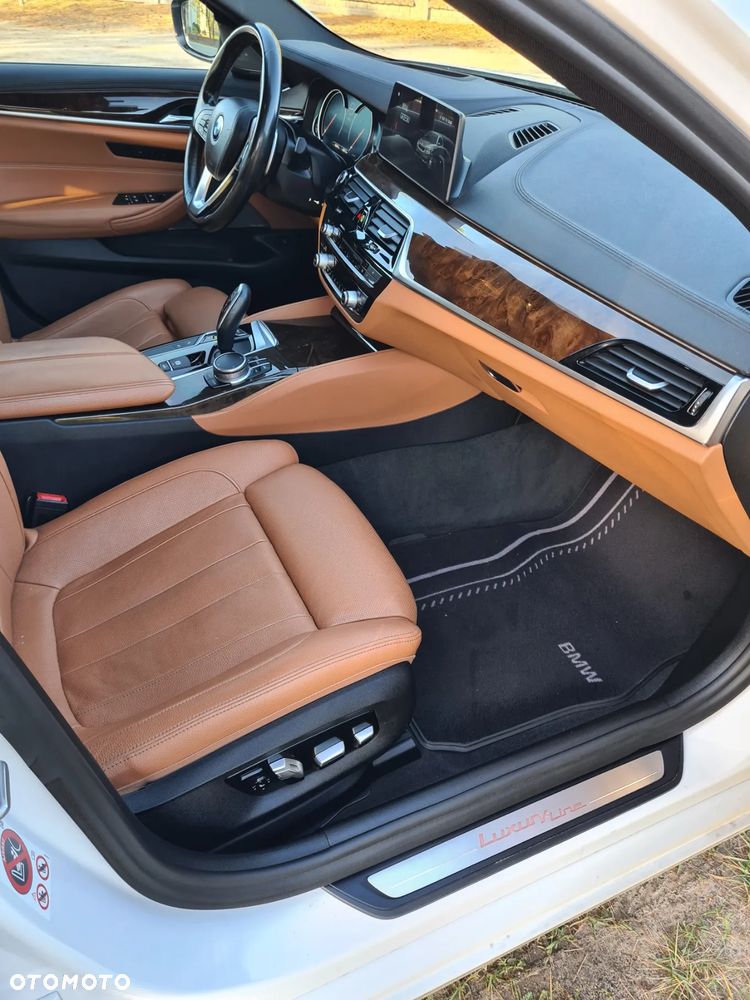 BMW Seria 5 520d xDrive Luxury Line - 17