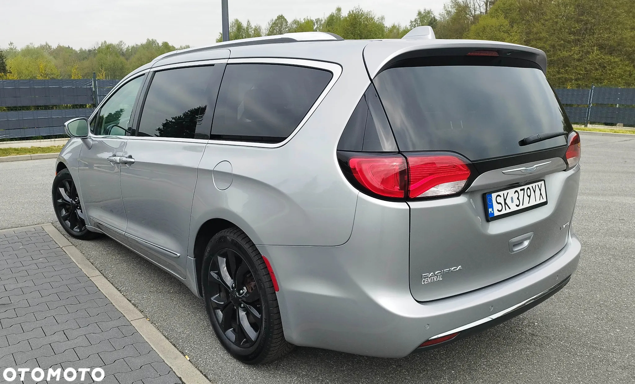 Chrysler Pacifica - 5