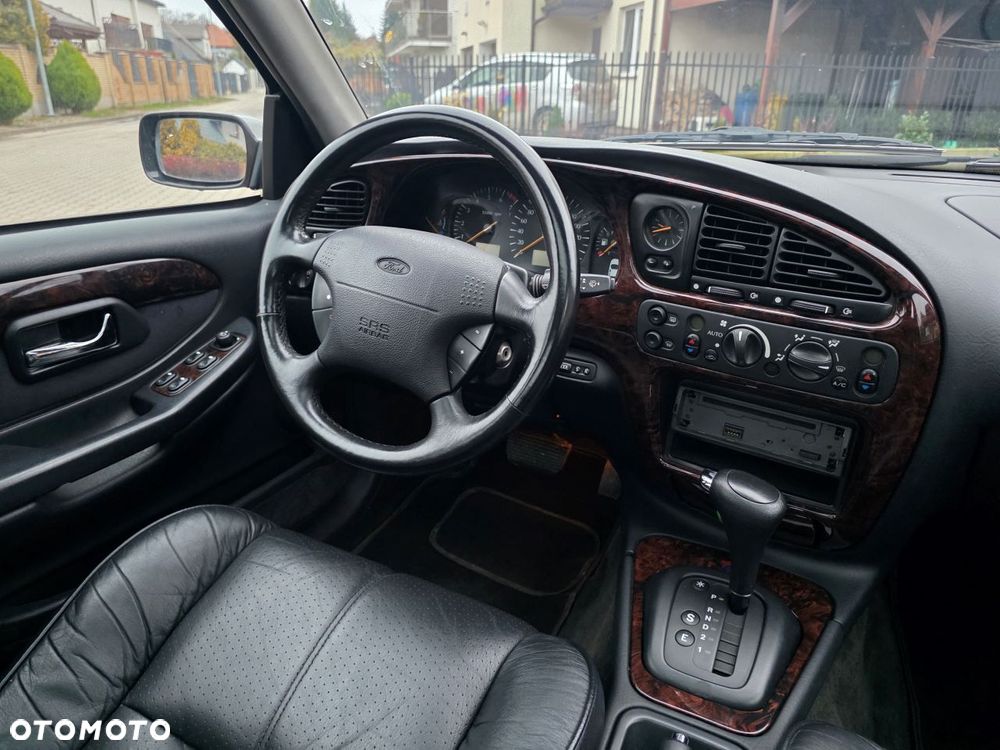 Ford Scorpio 2.9-24 Ghia - 13