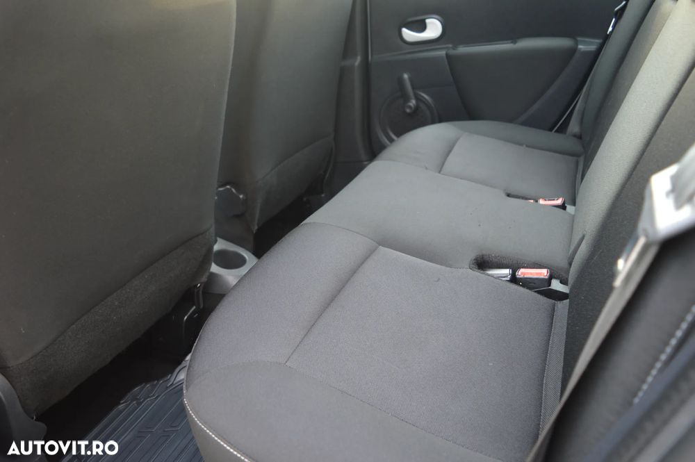 Renault Clio III 1.5 dCi Yahoo - 24