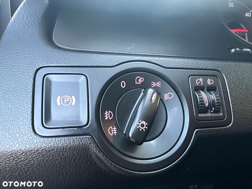 Volkswagen Passat 2.0 TDI DPF Sportline - 15
