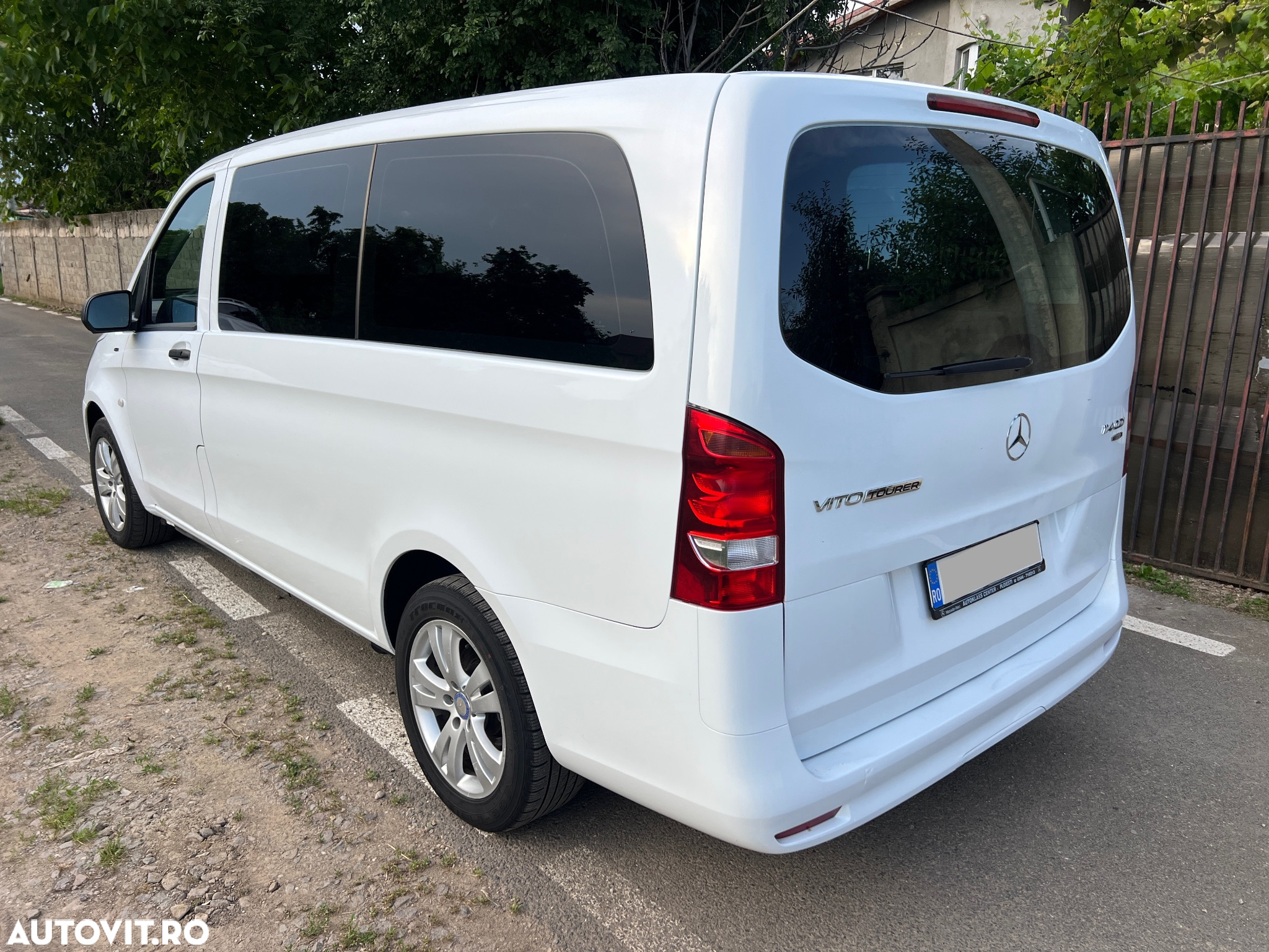 Mercedes-Benz Vito Tourer Compact 114 CDI 136CP RWD 9AT BASE - 12