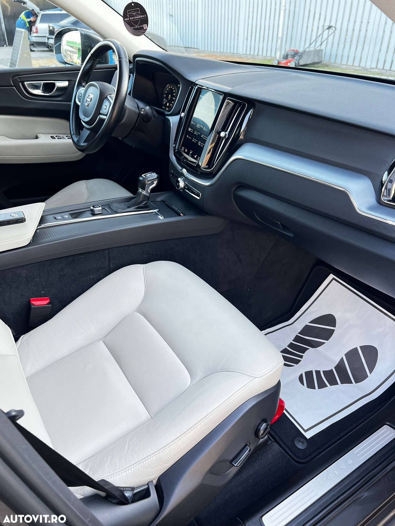 Volvo XC 60 D4 Geartronic Momentum Pro - 28