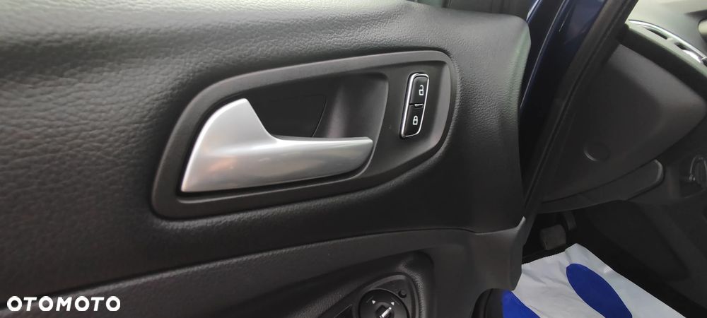 Ford Kuga - 31
