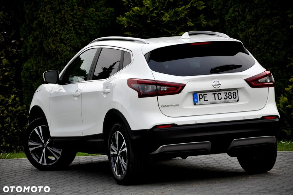 Nissan Qashqai 1.3 DIG-T AKARI - 22