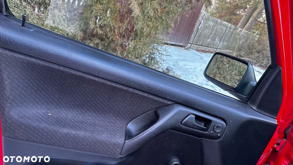 Volkswagen Golf - 22