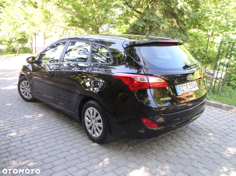 Hyundai i30 blue 1.4 Classic - 30