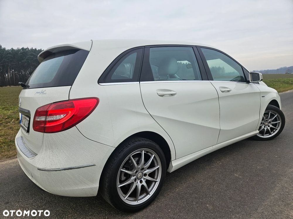 Mercedes-Benz Klasa B 180 BlueEFFICIENCY Edition Style - 8
