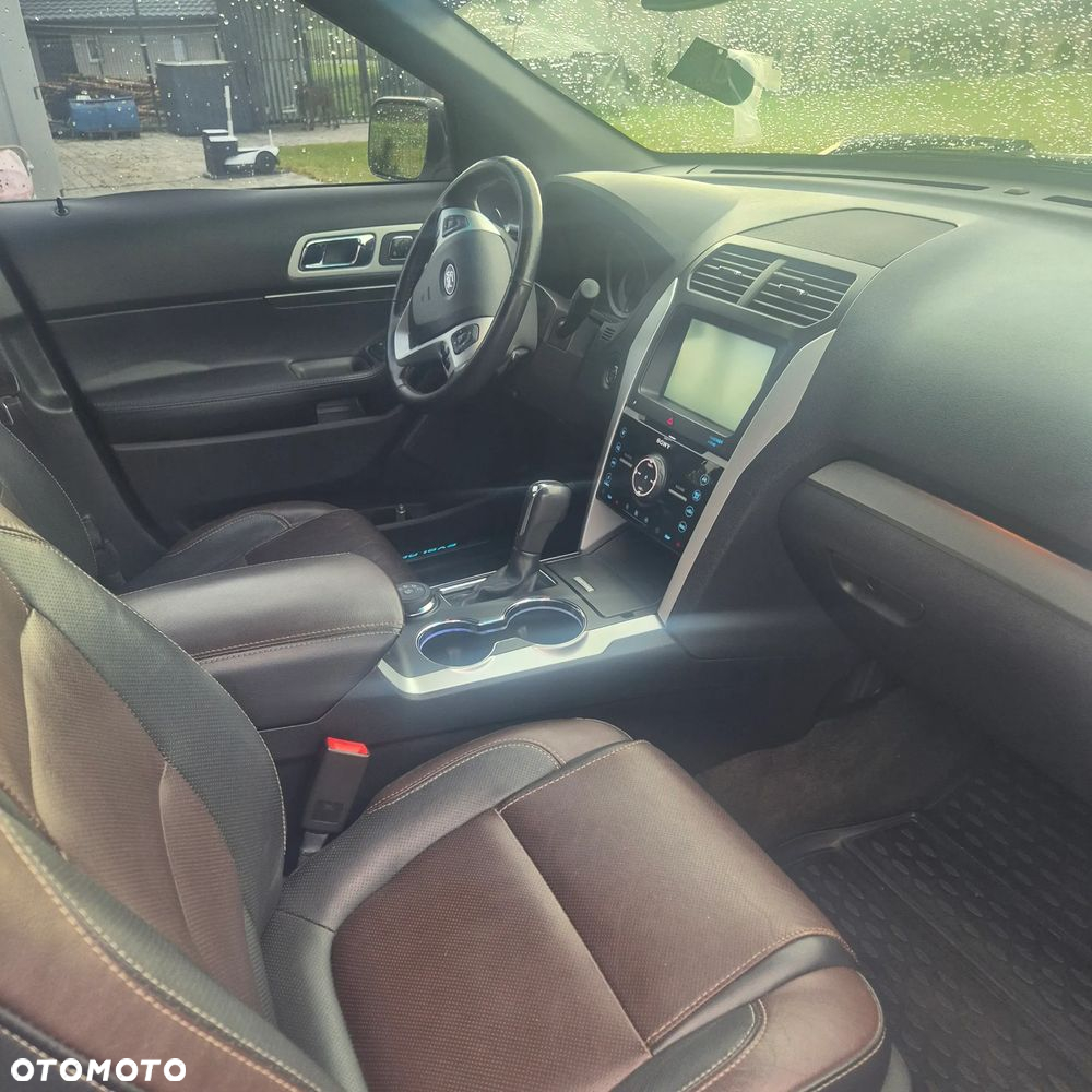 Ford Explorer - 12