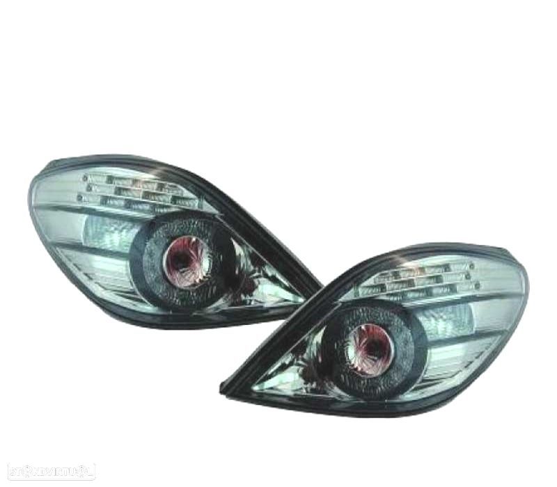 FAROLINS TRASEIROS LED PEUGEOT 207 CC 06-12 CROMADO ESCURECIDO - 1