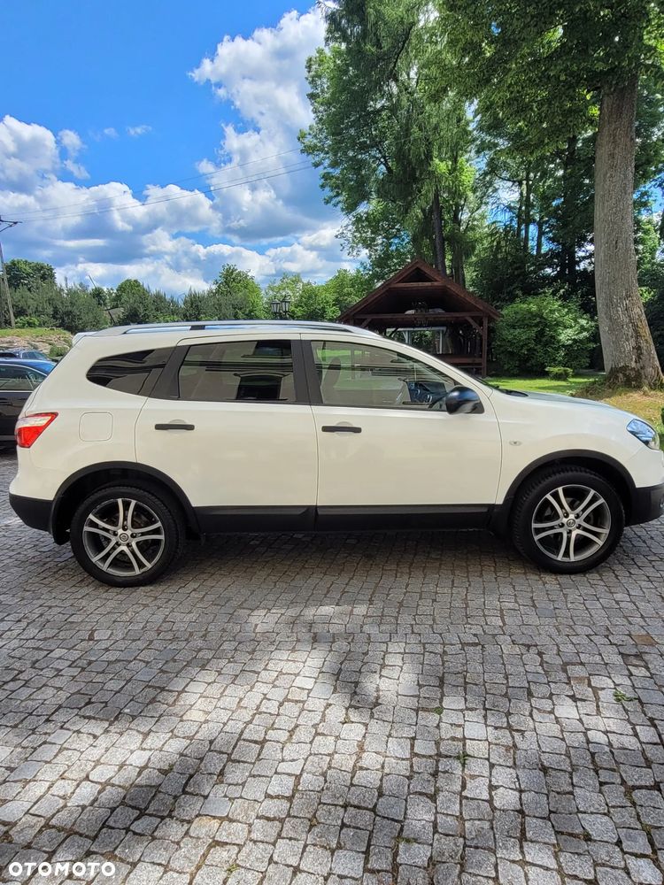 Nissan Qashqai+2 - 15