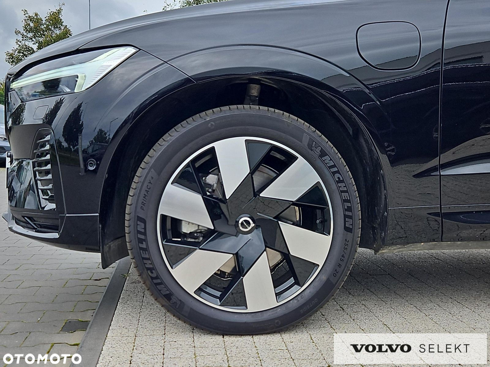 Volvo XC 60 T6 AWD Plug-in Hybrid Plus Dark - 28