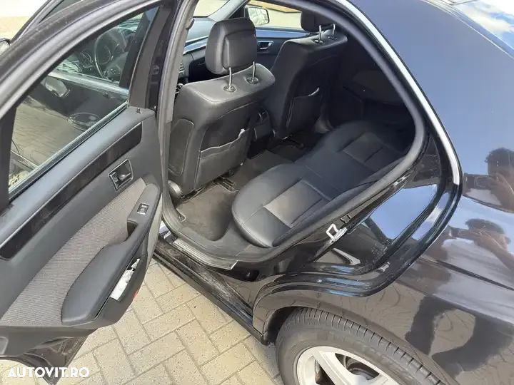 Mercedes-Benz E 200 CDI BlueEfficiency - 11