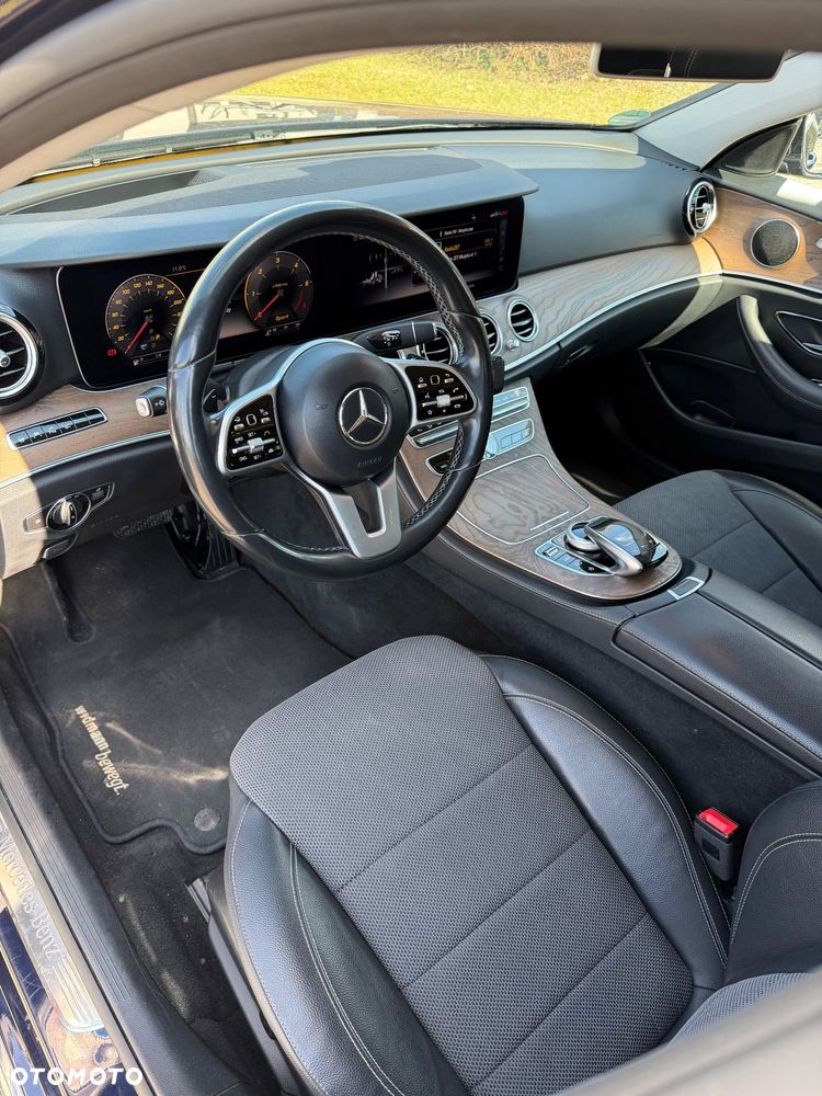 Mercedes-Benz Klasa E 220 d 4-Matic Business Edition 9G-TRONIC - 9