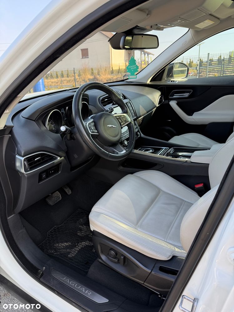 Jaguar F-Pace - 14