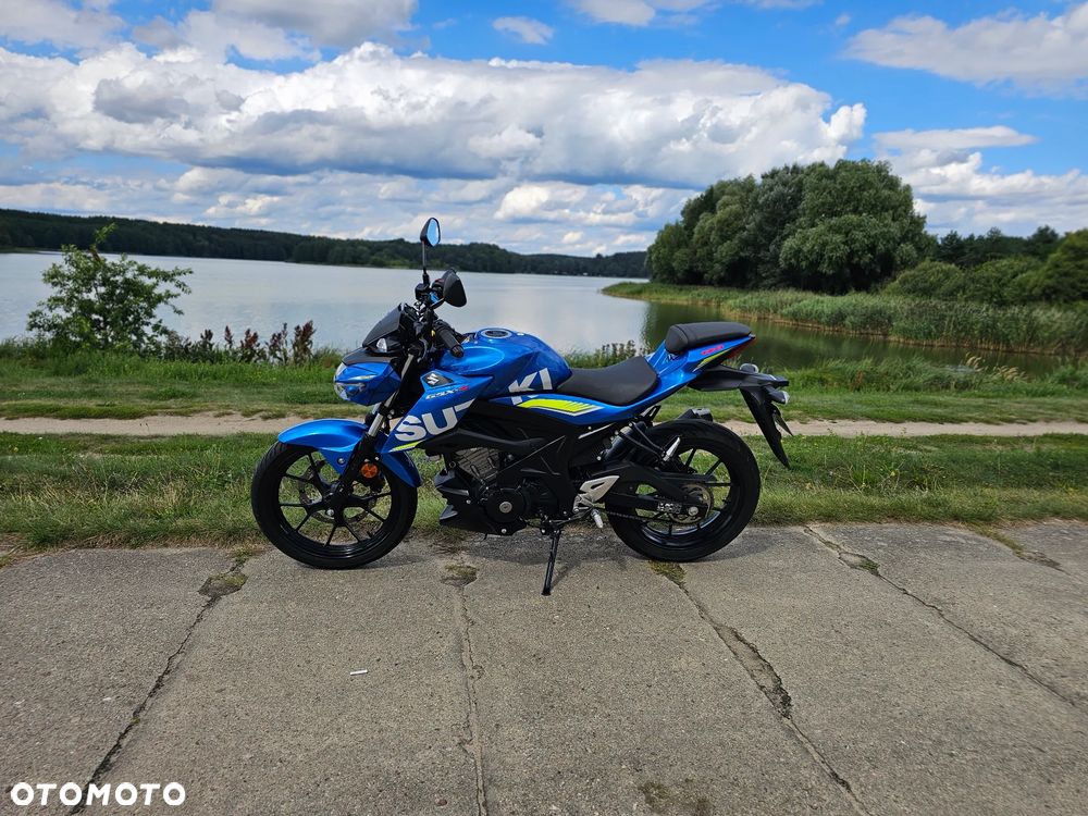 Suzuki GSX - 36