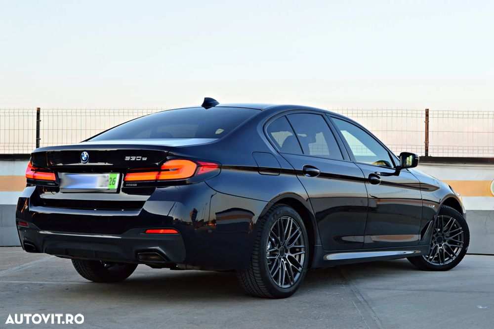 BMW Seria 5 530e Aut. - 3