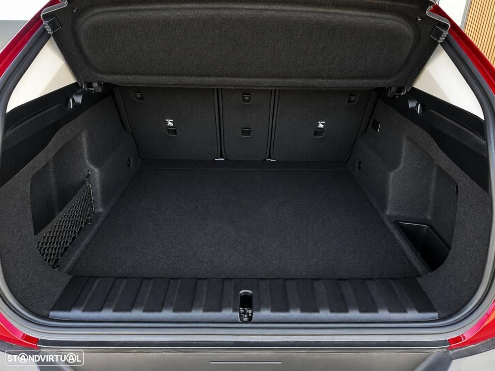 BMW iX2 eDrive20 - 32