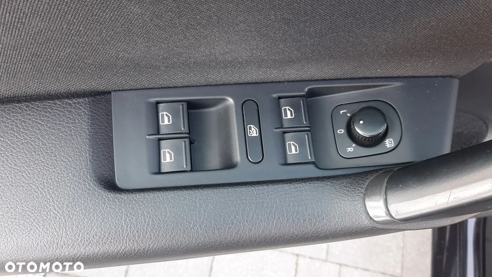Volkswagen Passat 1.6 TDI Comfortline - 9